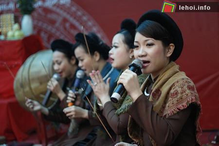 Lễ hội đã thu hút đông đảo các nghệ nhân hát xẩm khắp cả nước