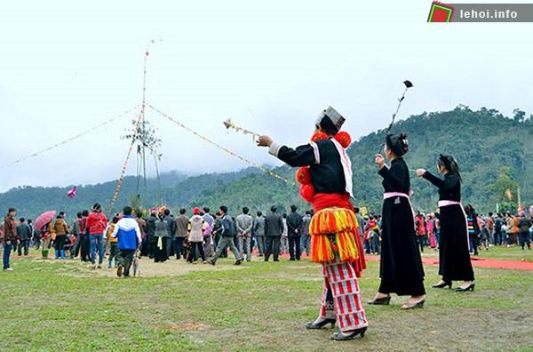Lễ hội Ném Còn tại Tuyên Quang