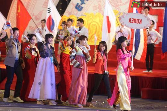 Đoàn thanh niên đến từ Hàn Quốc