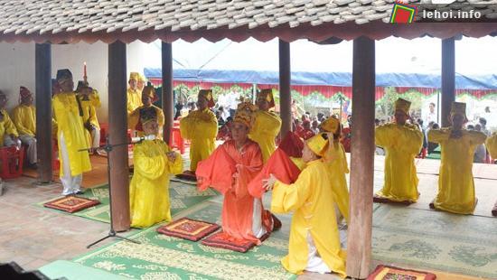 Một nghi lễ trong Lễ Hội Báo Ân Đô Đài Ngự Sử Bùi Cầm Hổ ở Hà Tĩnh