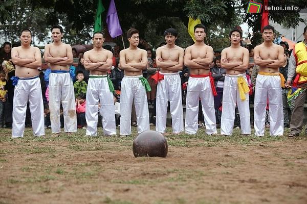 Độc đáo hội vật cầu làng Thúy Lĩnh