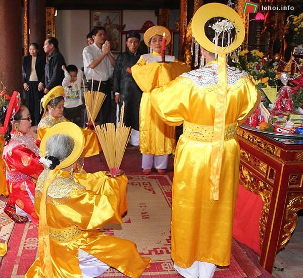 Lễ dâng hương hội làng Bắc Biên