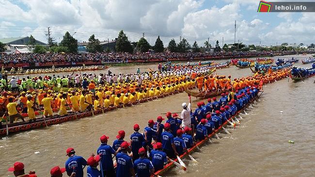 Những VĐV tham gia lễ hội Ok Om Bok tỉnh Sóc Trăng phải là người Khmer