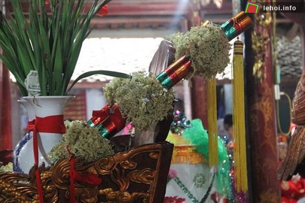 Cận cảnh cây bông trong hội Giằng bông ở Sơn Đồng