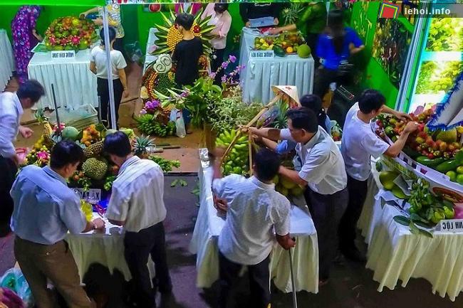 Đông đảo du khách tham gia Lễ hội trái cây Long Khánh - Mùa trái chín 2018
