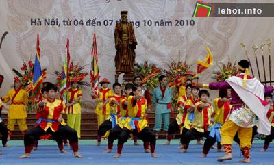 Ngày 5/10/2010 tổ chức biểu diễn võ thuật Hào khí Thăng Long