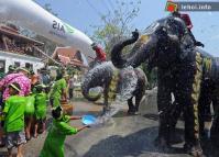 Ảnh Tưng bừng Tết té nước Songkran tại Thái Lan