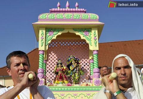 Hungary: Lễ hội thần Krishna. ảnh 1